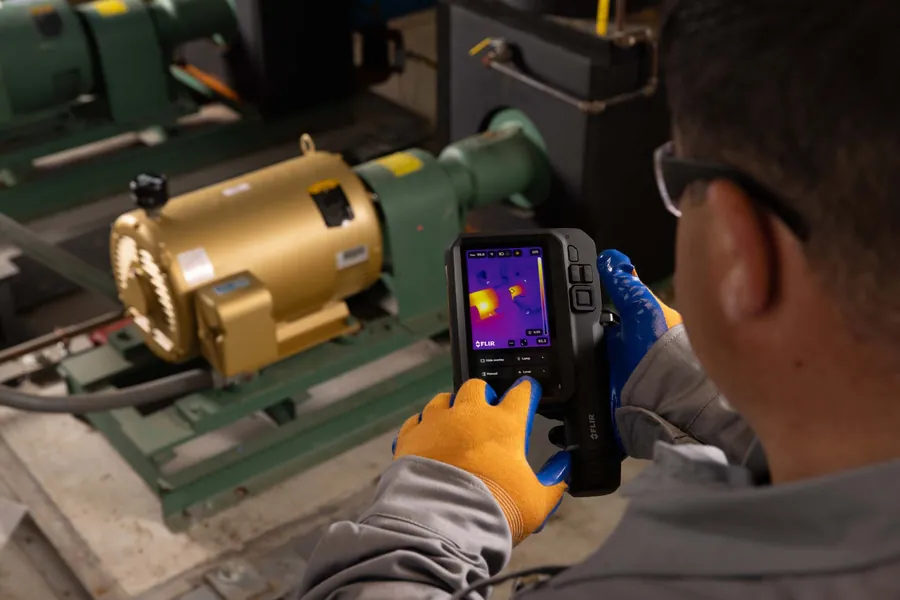FLIR i64 App-Enabled Thermal Imaging Camera, photo 2 of 7